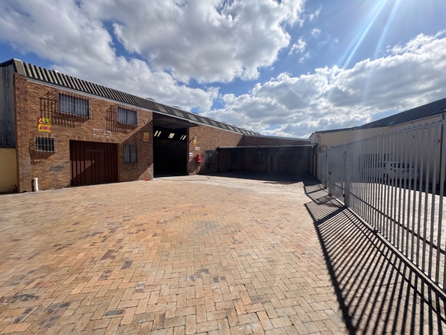 To Let Commercial Property for Rent in Montague Gardens Western Cape